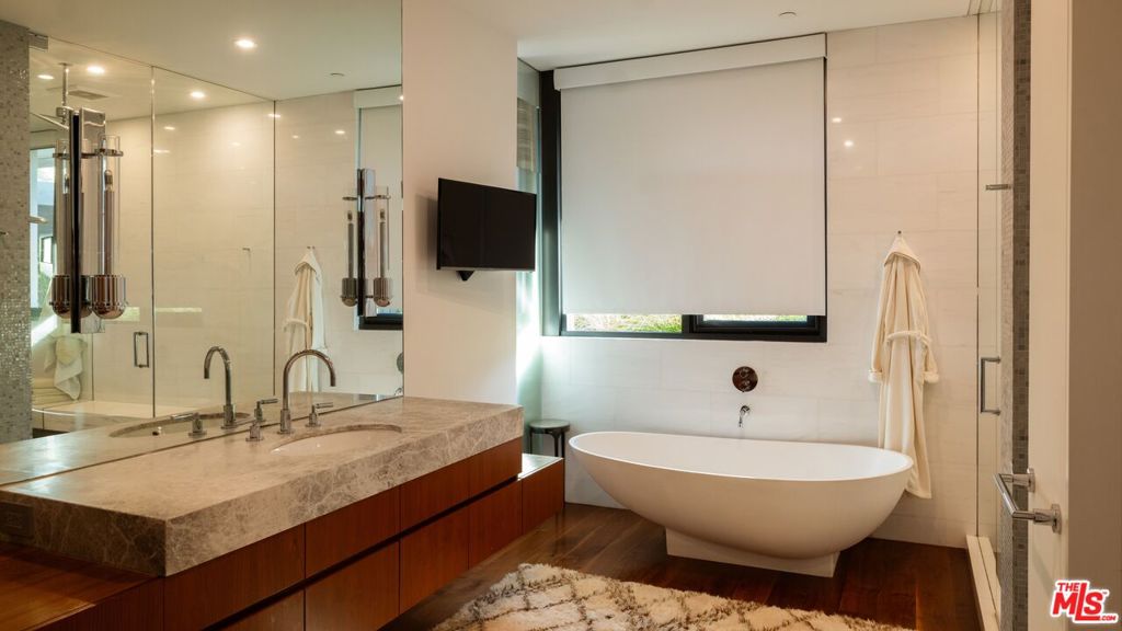 748 Amalfi Drive Pacific Palisades - 25545405 3adae11102de1b8781032429a13b13bf