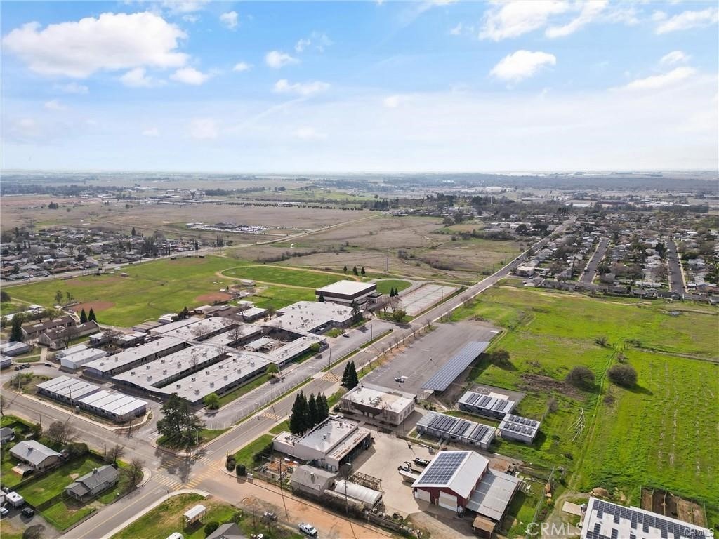 Las Plumas Avenue, Oroville, CA 95966 MLS OR25244220 Man